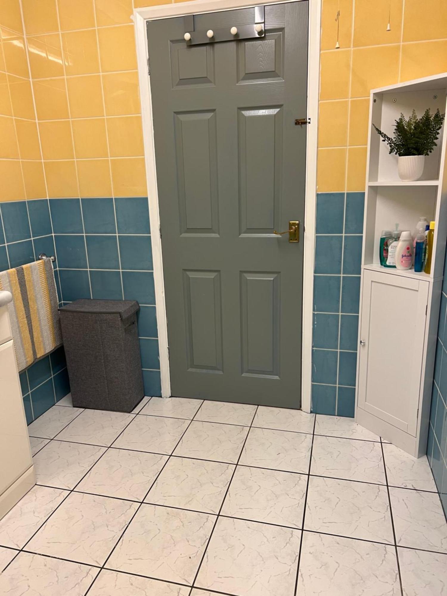 Privatunterkunft Double At The With Shared Shower Kettering