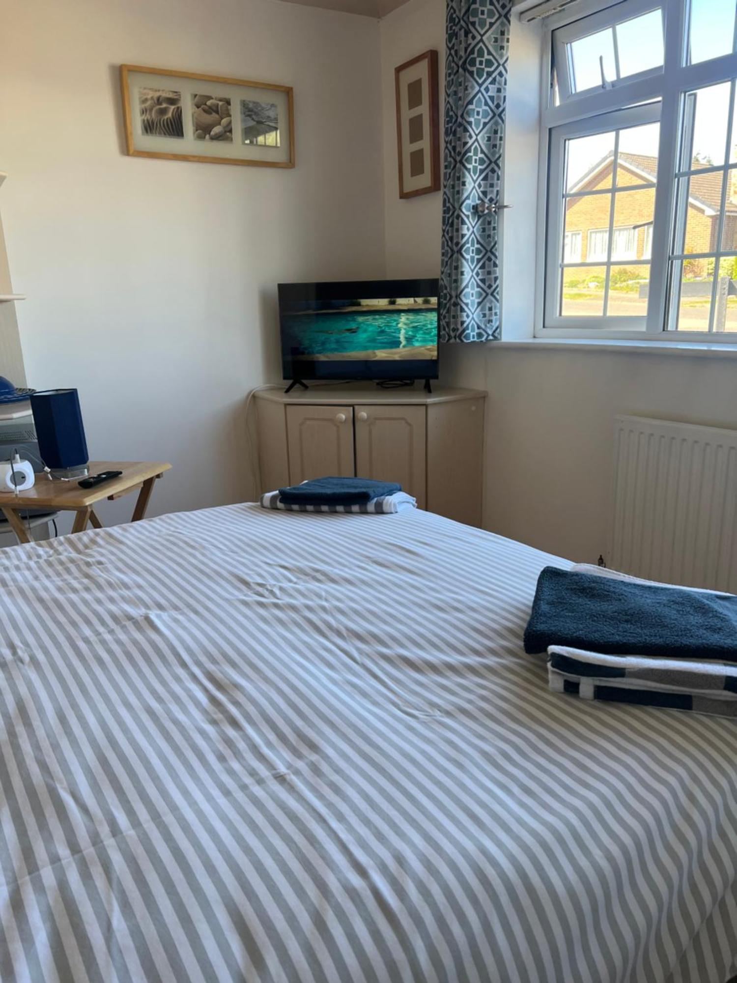 Double At The With Shared Shower * Kettering